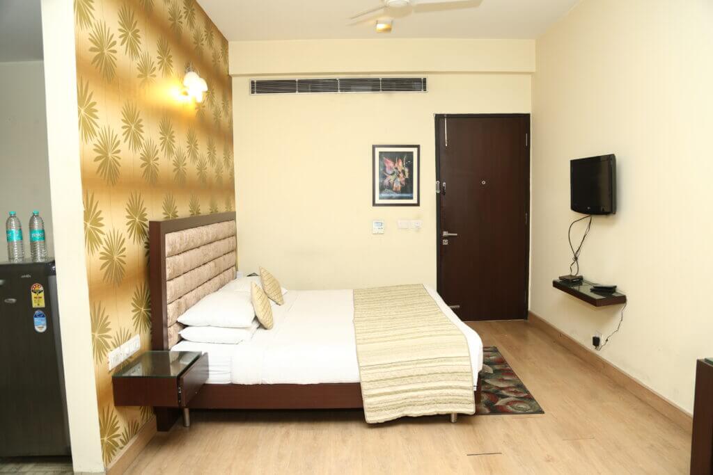 serviced apartment
